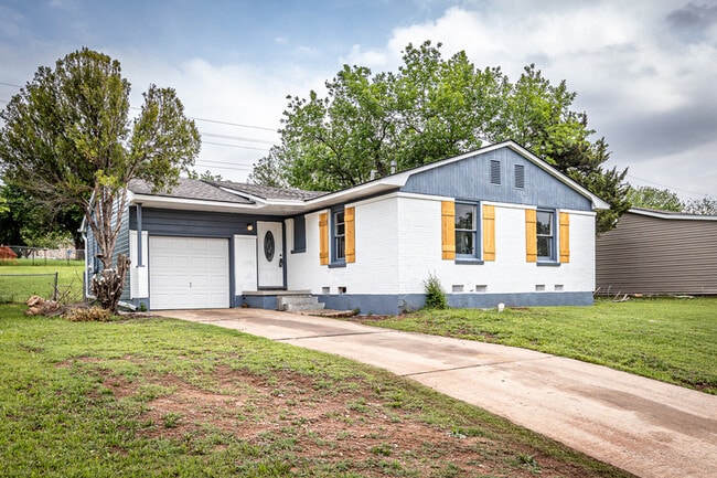 Photo - 2411 NW 35th St