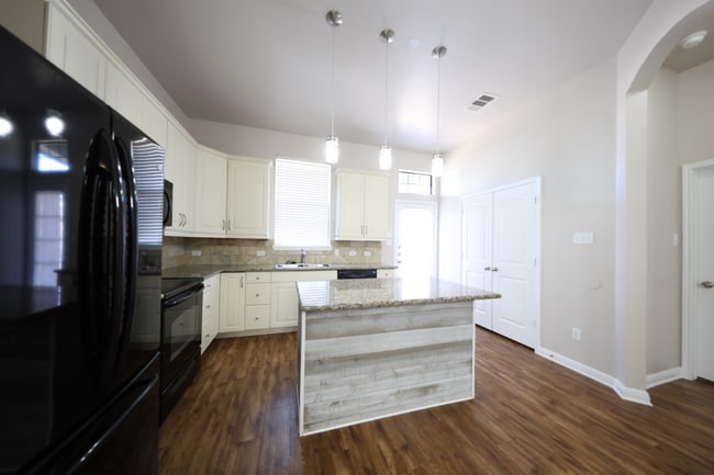 Photo - 3309 Castleton Dr