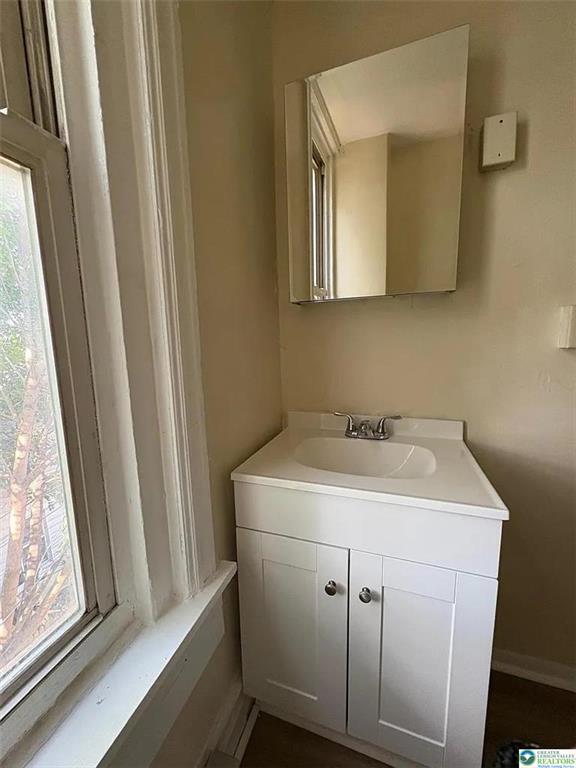 Photo - 947 Liberty St