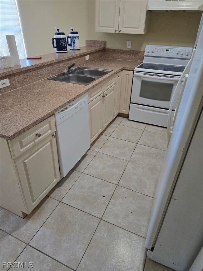 Photo - 2633 Sunniland Blvd