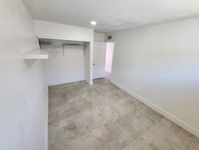 Building Photo - 2425 Daley St Unit C