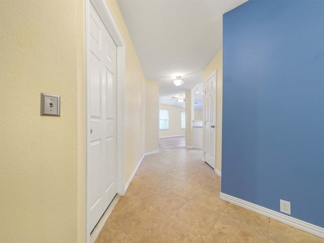 Photo - 4927 Deep Glen Ln