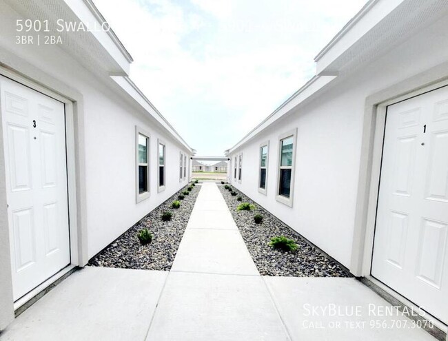 Photo - 5901 Swallow Ave Unidad 5901-4 Swallow