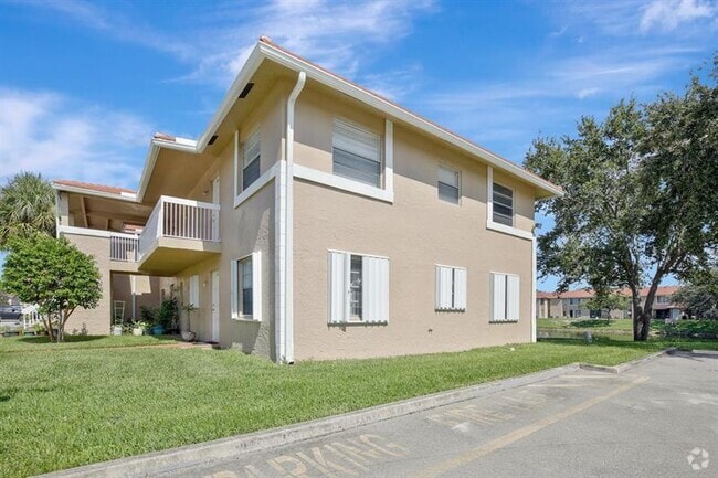 Building Photo - 9949 Twin Lakes Dr Unit 9-F Rental