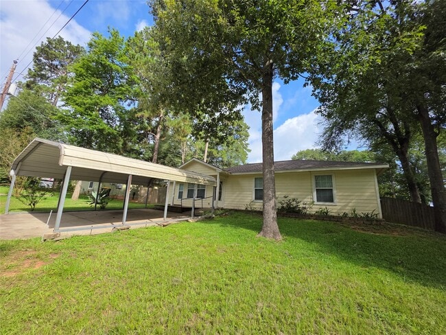 Building Photo - 10635 Royal Cavins Dr