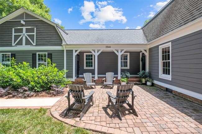 Photo - 2544 Ainsdale Rd