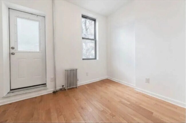 Photo - 32 Garnet St Unit GARDEN