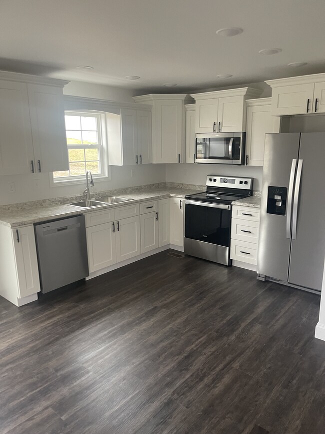 Building Photo - 167 S Earls Ave