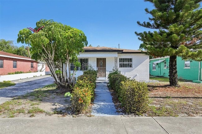 Building Photo - 1911 22nd Ave S