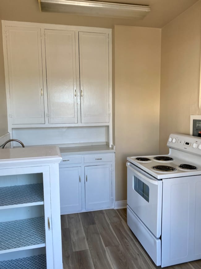 Photo - Hilltop Apartments