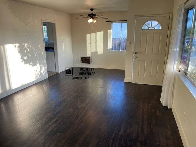 Photo - 4843 Felton St