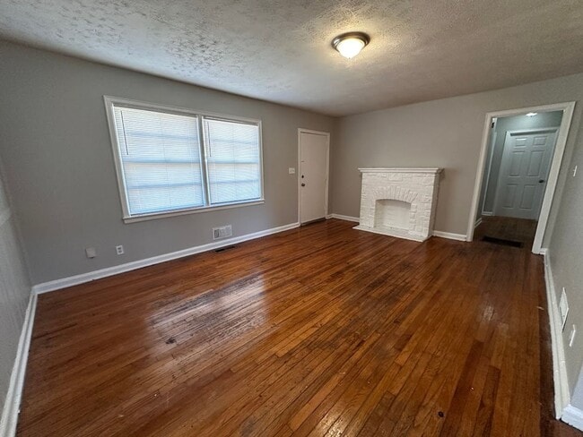 Photo - 3 bed 1 bath property in Decatur!!
