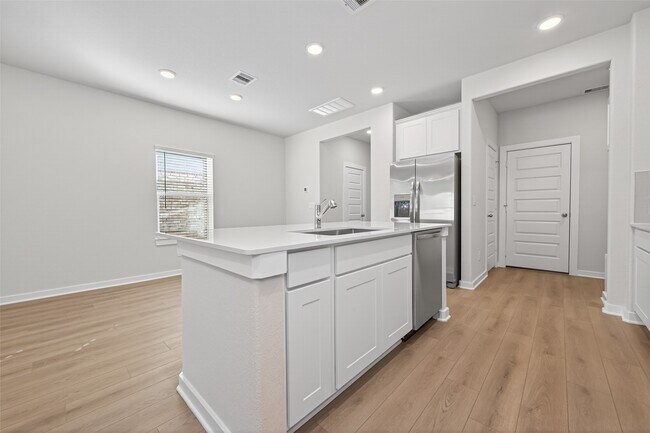 Photo - 8514 Blueberry Ash St