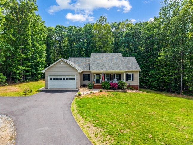 Photo - 883 Little Bear Ln