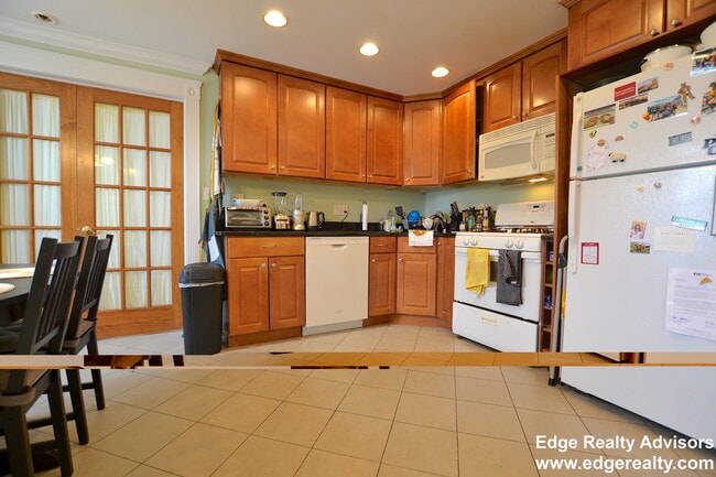 Building Photo - 11 Orkney Rd Unit 1