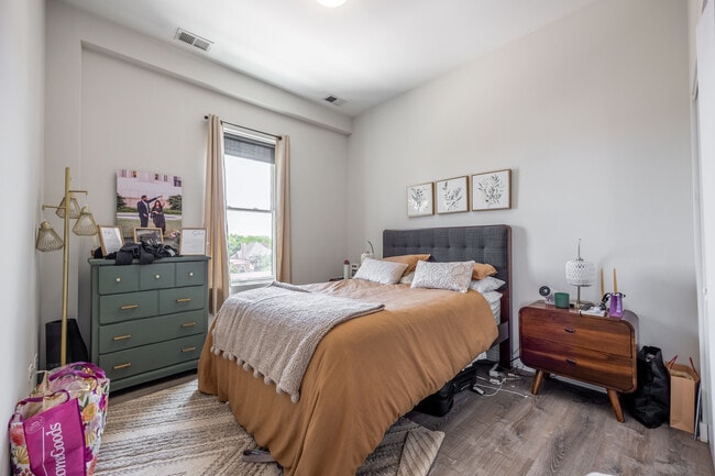 Photo - 2251 W Lawrence Ave Unit 201