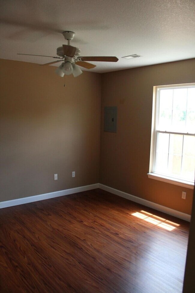 Photo - 1301 Robert Ray Dr Unit B