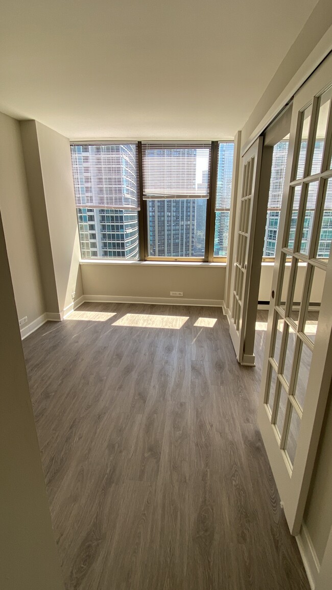 Building Photo - 401 E Ontario St Unit 3408 Rental