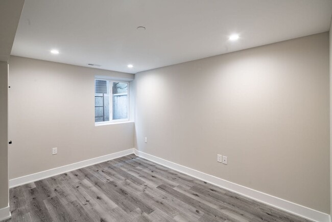 Photo - Brand New Luxury Temple Student Housing