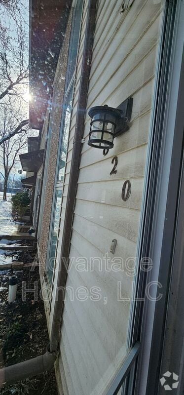 Building Photo - 820 N 70th St Rental