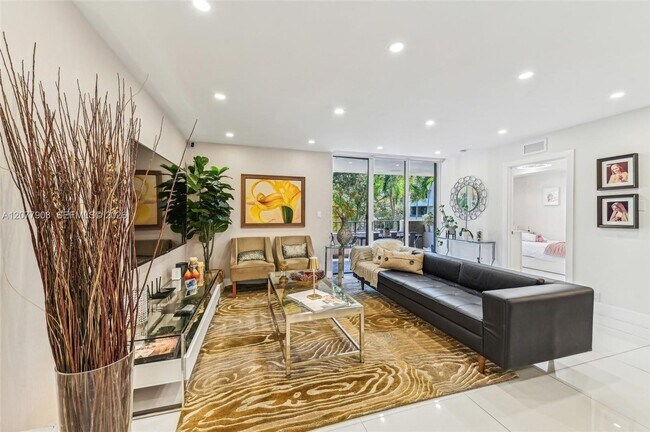 Photo - 121 Crandon Blvd