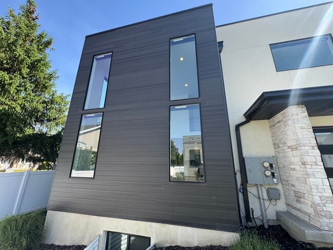 457 Greenwood Ave