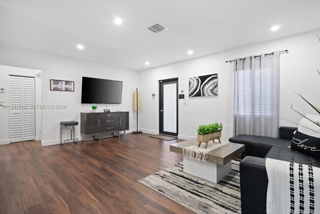 Photo - 445 SW 62nd Ct