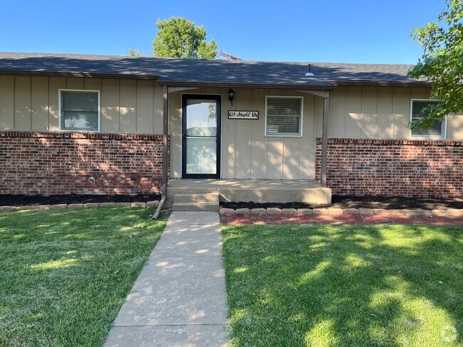 Building Photo - 617 Arnold Dr Rental