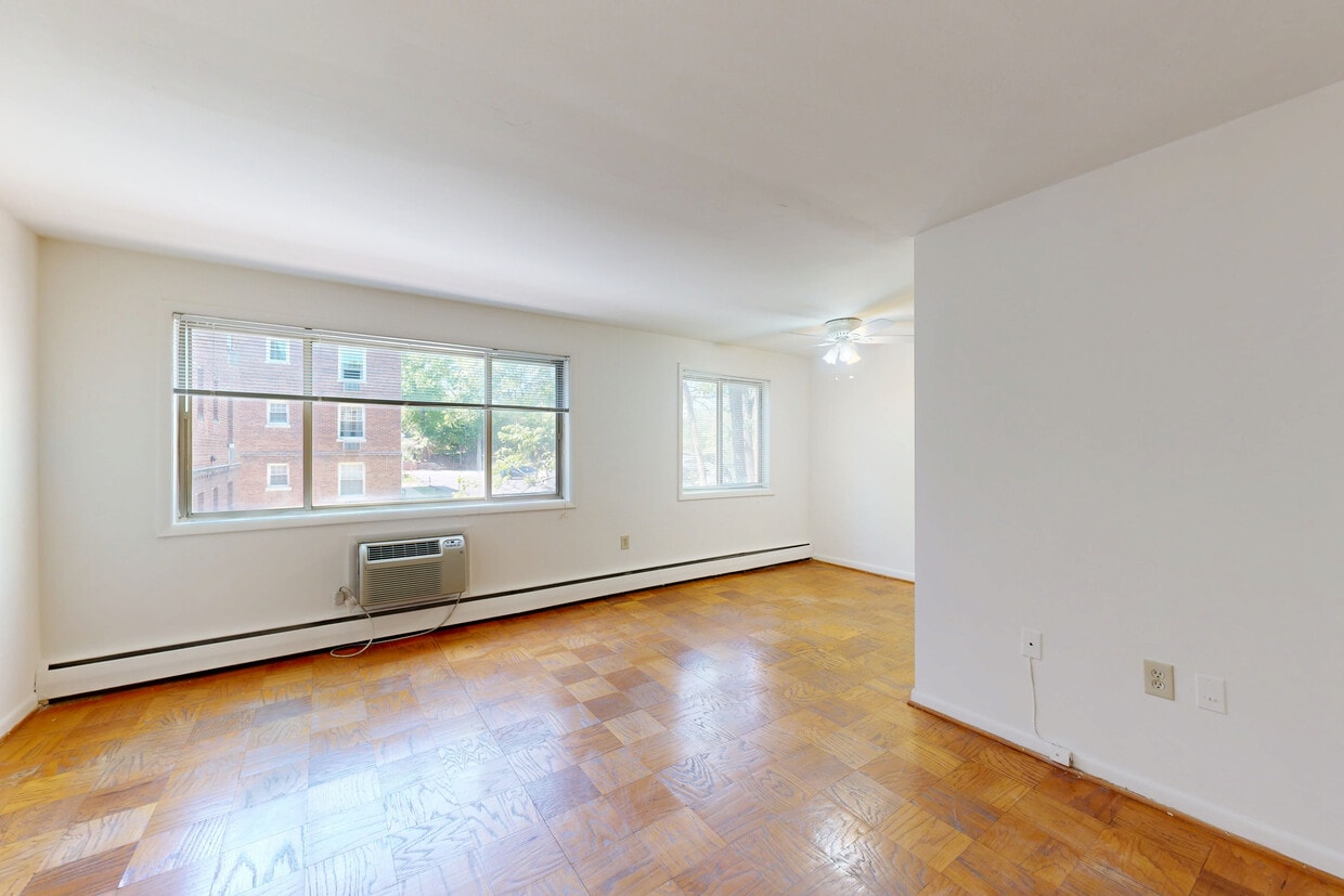 Photo - Foxhall Terrace Apartments