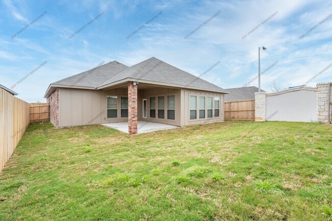 Photo - 742 Friar Tuck Dr