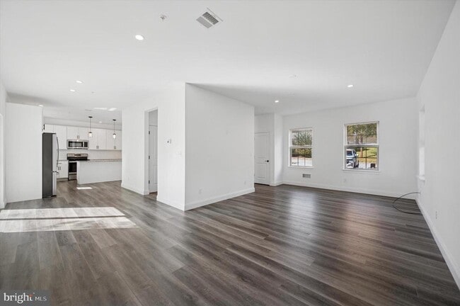 Photo - 605 Tabak Ave