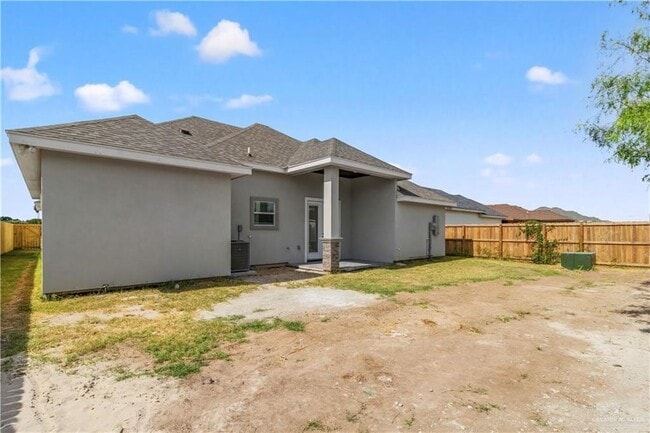 Photo - 13 E La Pointe Ave