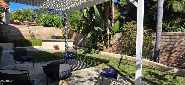 Photo - 2792 Sandhurst Ave
