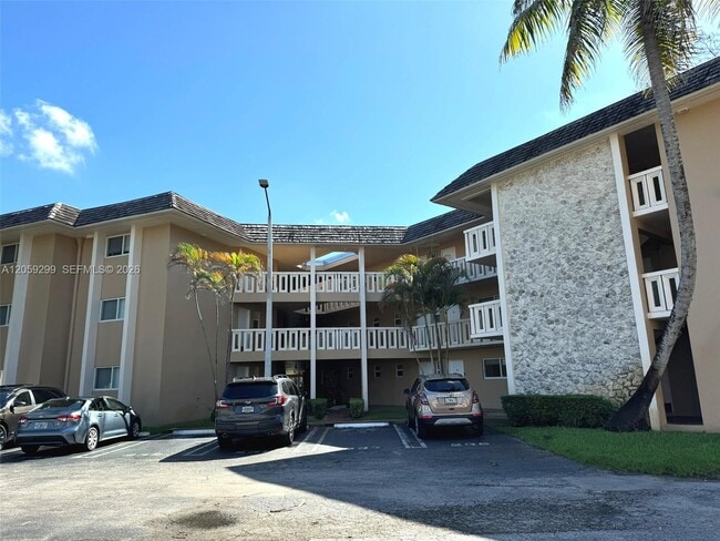 Building Photo - 7400 Miami Lakes Dr Unit D206