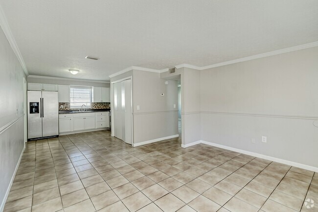Building Photo - 8727 N 50th St Unit D Rental