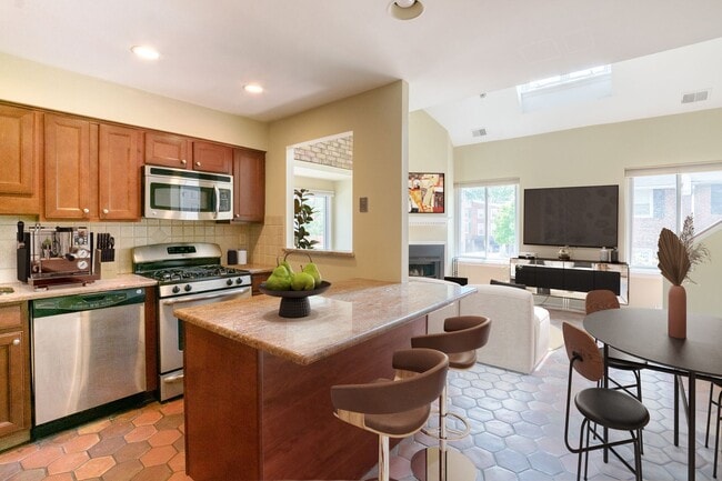 Photo - Beautiful Three Bedroom in Washington Square West
