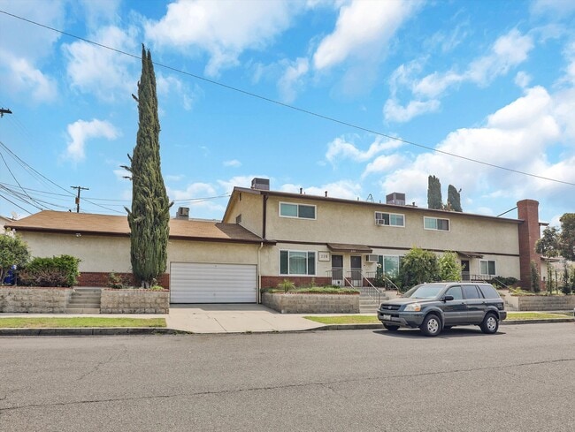 Building Photo - 220 S 7th St Unit A