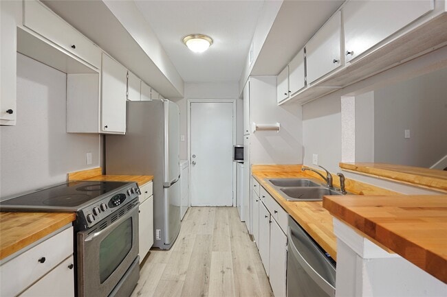 Photo - 6633 W Airport Blvd