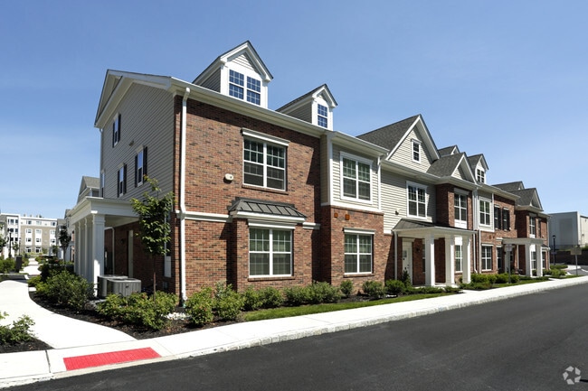 Woodmont Cove at South Amboy Apartments For Rent in South Amboy, NJ