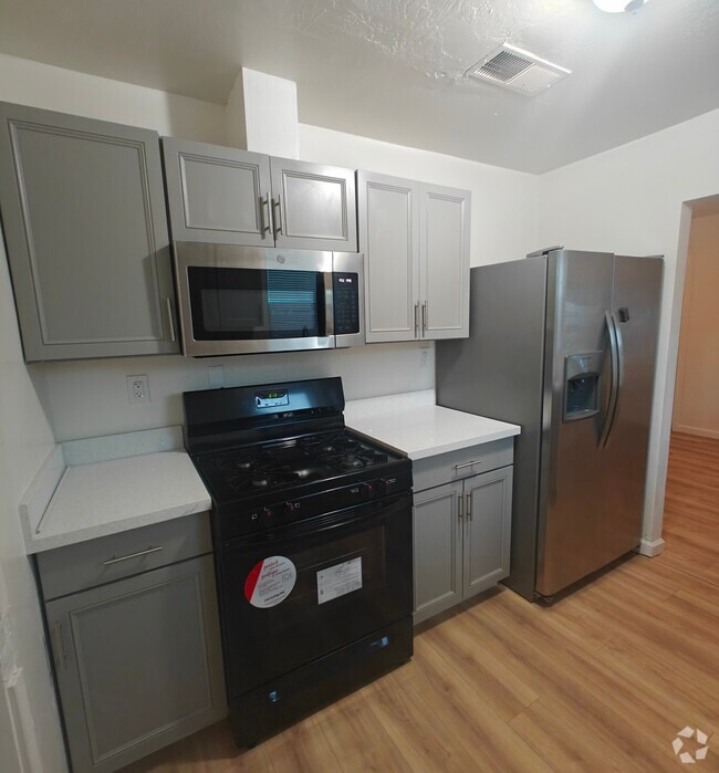 Building Photo - 2876 34th Ave Rental