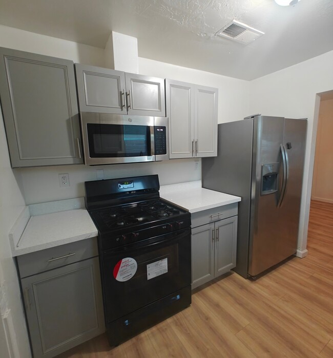 Building Photo - 2876 34th Ave Rental
