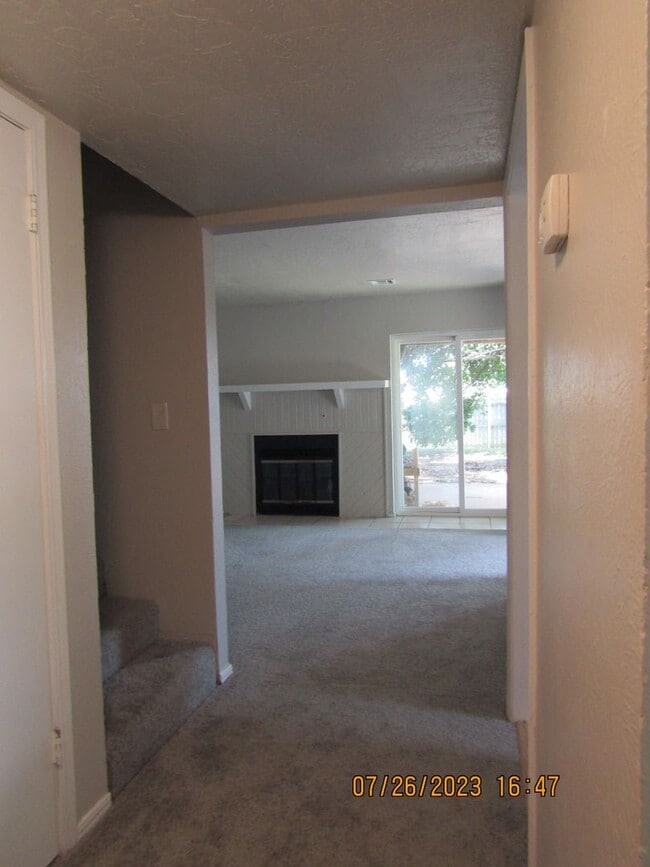 Photo - Very nice townhome located in the Heritage Park Area!