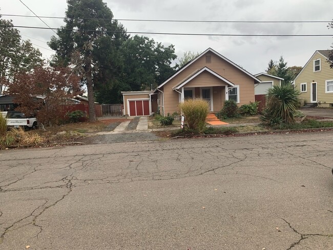 Photo - 450 W Sherman St