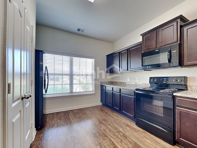 Photo - 920 Summer Stream Rd