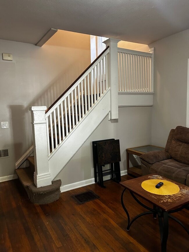 Photo - 1143-1145-1145 S Plymouth Ave Unit 1143 S Plymouth Ave- 10%