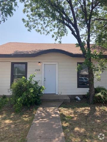 Building Photo - 1309 Cypress St Rental