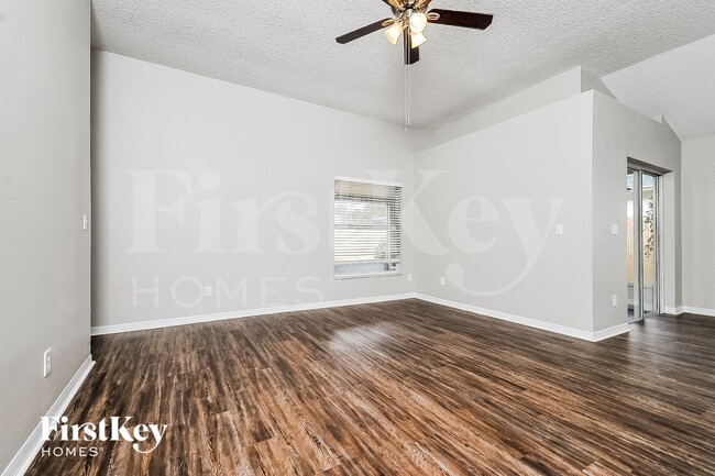 Photo - 1405 Compton St