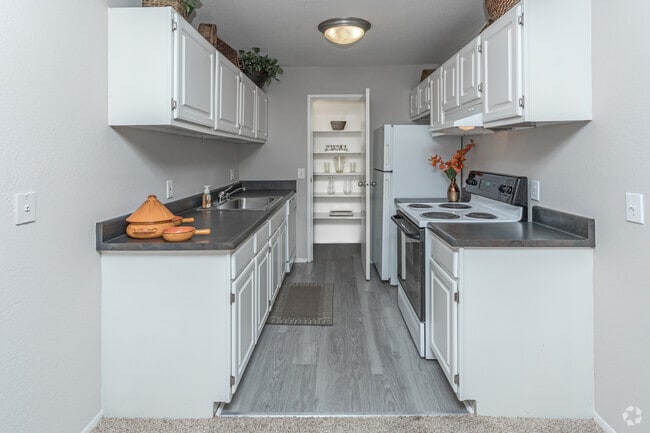 Photo - Essex At Hampton