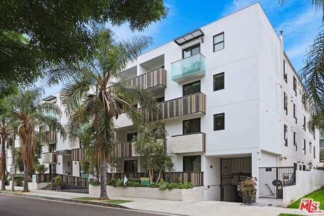 Building Photo - 129 S Kings Rd Unit 301 Rental