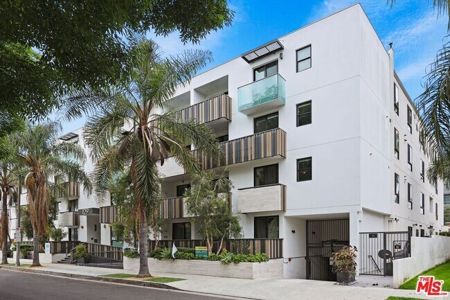 Building Photo - 129 S Kings Rd Unit 105 Rental